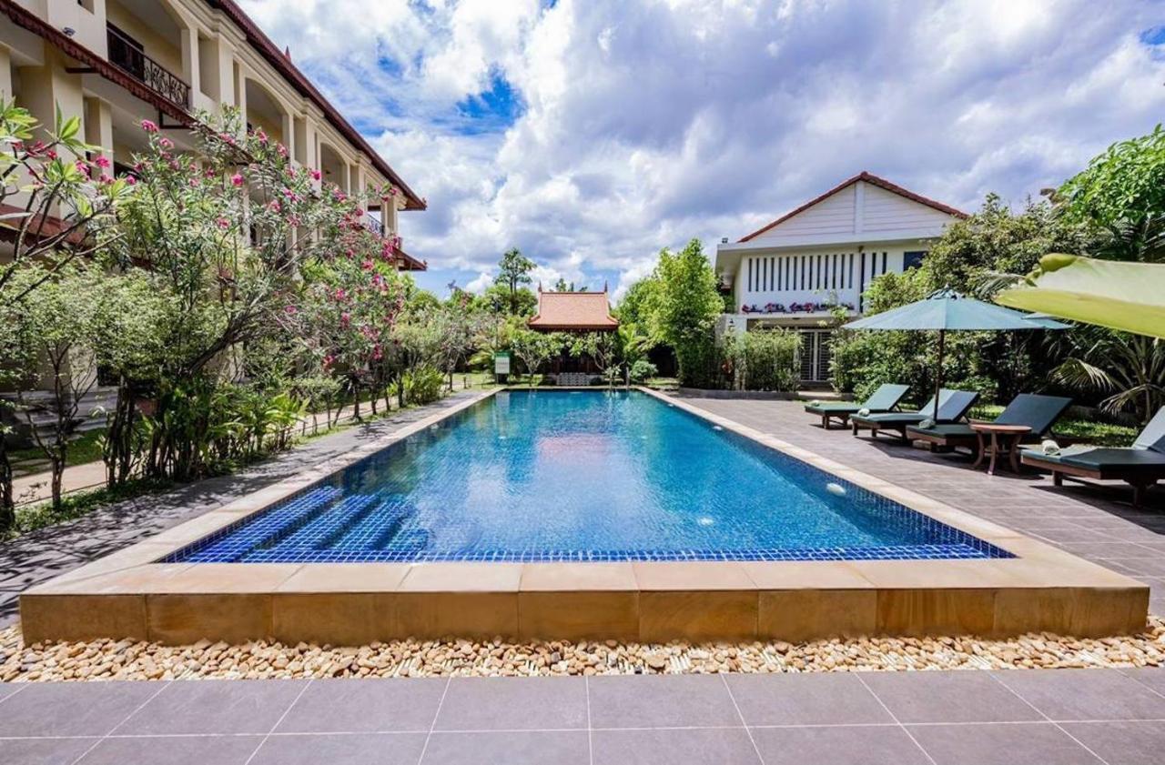 Savada Angkor Boutique Hotel Siem Reap Exterior photo