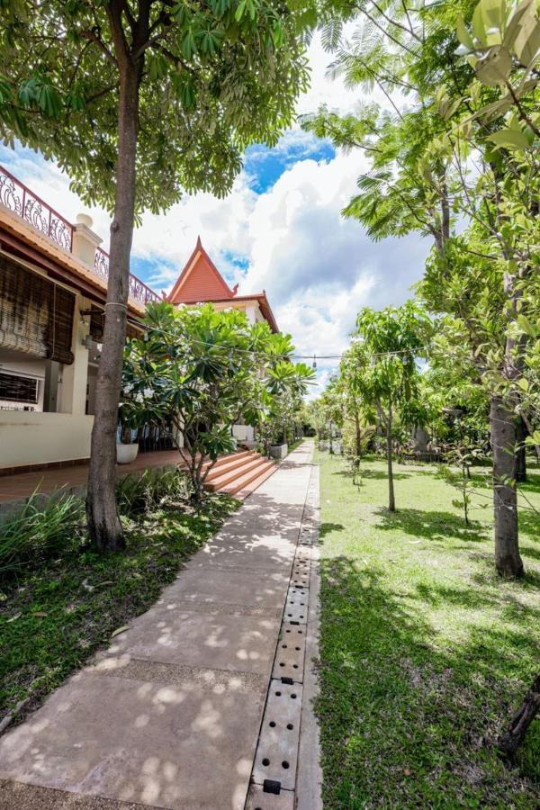 Savada Angkor Boutique Hotel Siem Reap Exterior photo